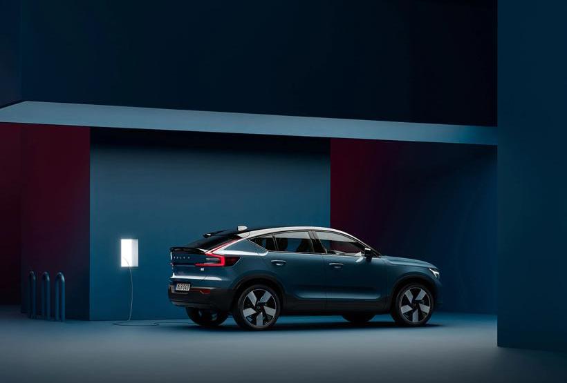 Volvo, Tesla