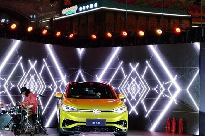 Volkswagen, Tesla, Audi, Mercedes-Benz, Tucki