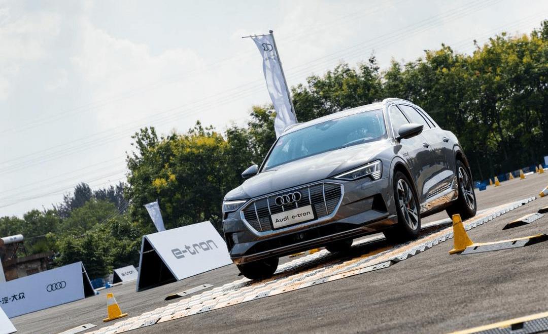 Audi, Tesla, Discovery, Audi A8, Century