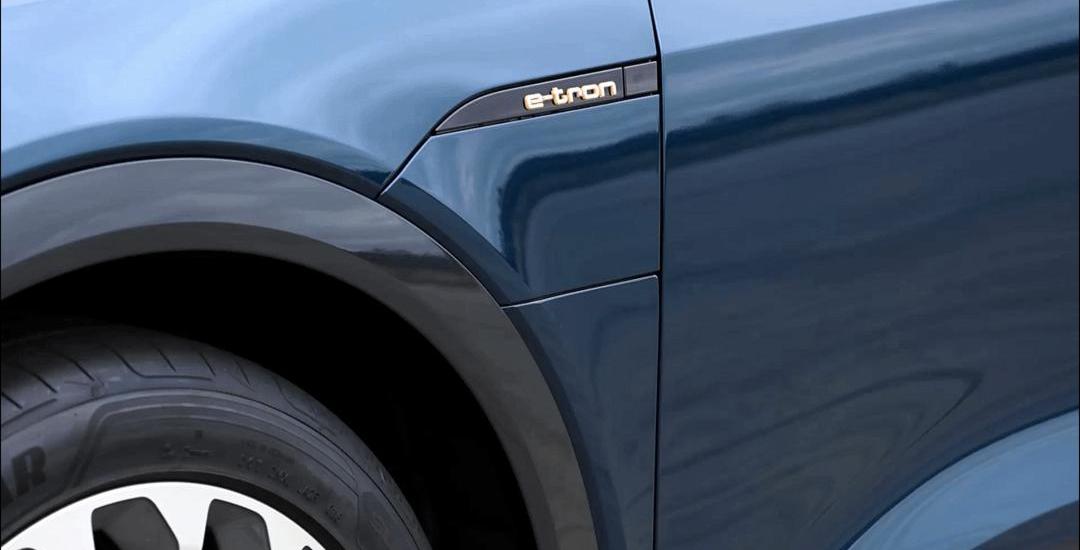 Audi, Tesla, Discovery, Audi A8, Century
