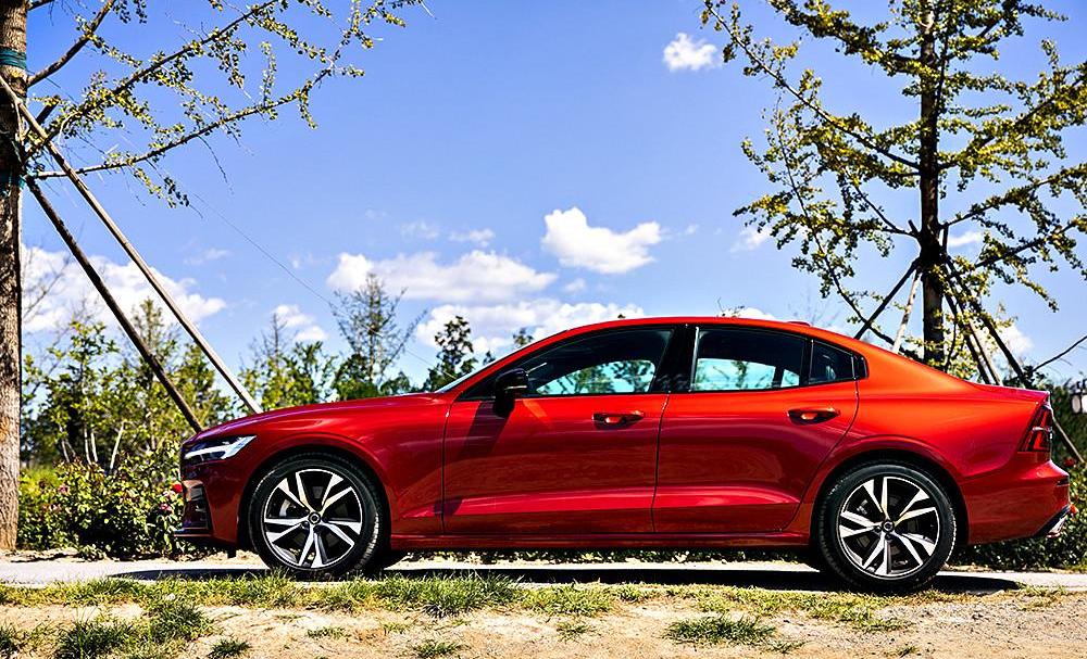 Volvo, Volvo S60, BMW, Cadillac, Cadillac ct5