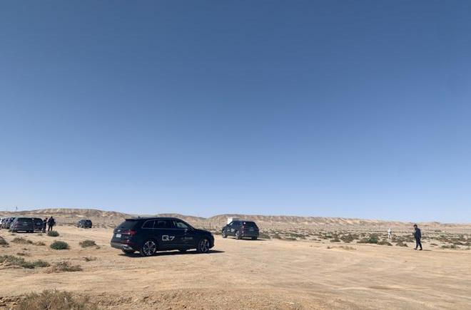 Audi, Audi Q7, camel, found