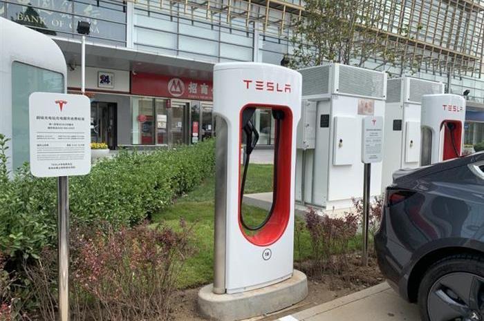 Tesla, Model 3, Mercedes-Benz, BMW, Beijing