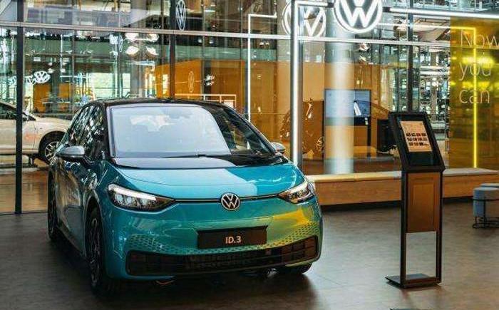 Volkswagen, Golf, Tesla, Model 3