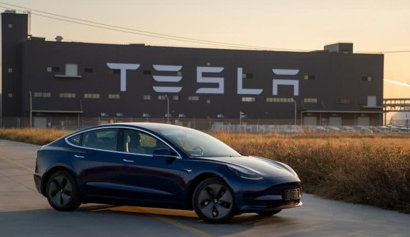 Tesla, model 3