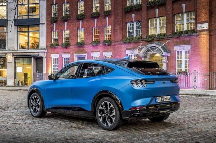 Mustang, Ford, Tesla, model y 