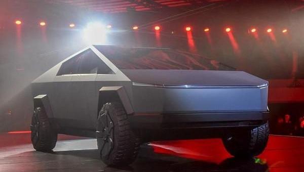 Tesla, Audi, Porsche, Taycan, Discovery