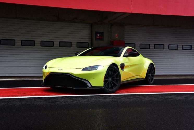 aston martin, aston martin DBX, Porsche, Bentley, aston martin DB11