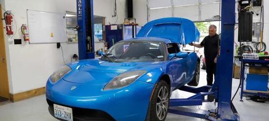Tesla, Model 3, Toyota, Volkswagen, Lexus