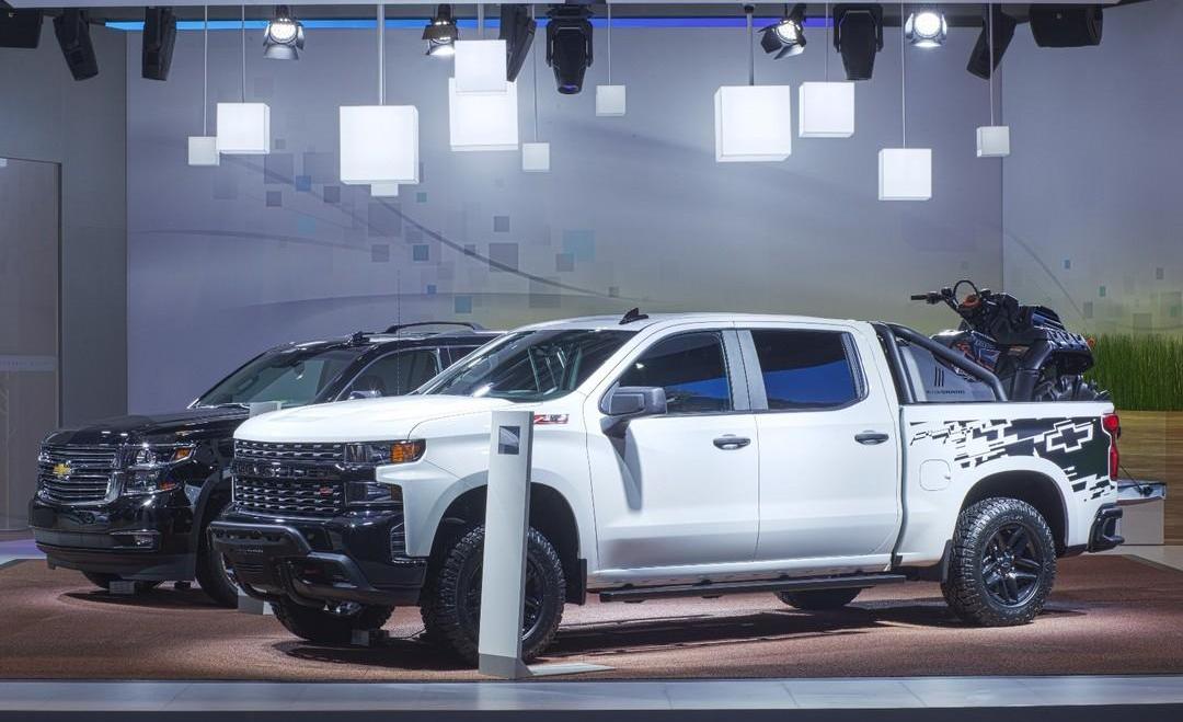 Chevrolet, GMC,Suburban, Corvette, Pioneering