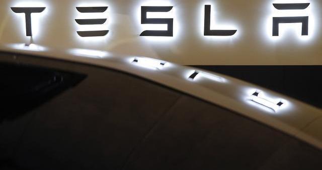 Tesla, Model 3, BMW, Mercedes-Benz, Volkswagen