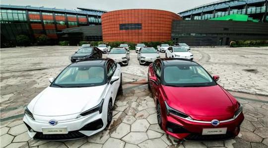 Tesla, Model 3, Ai 'an, Jaguar, Jinbei