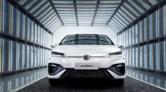 Tesla, Model 3, Ai 'an, Jaguar, Jinbei