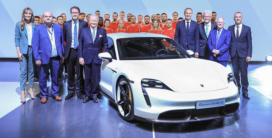 Model S, Porsche, Taycan, Tesla 