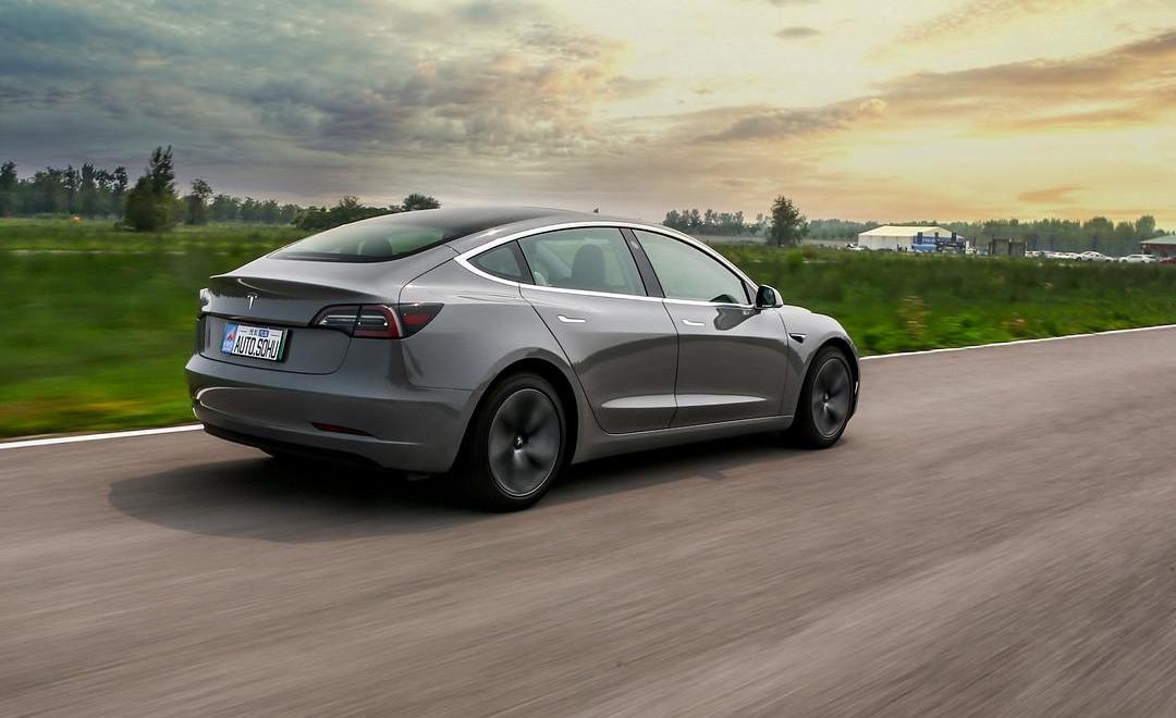 Model 3, Tesla 