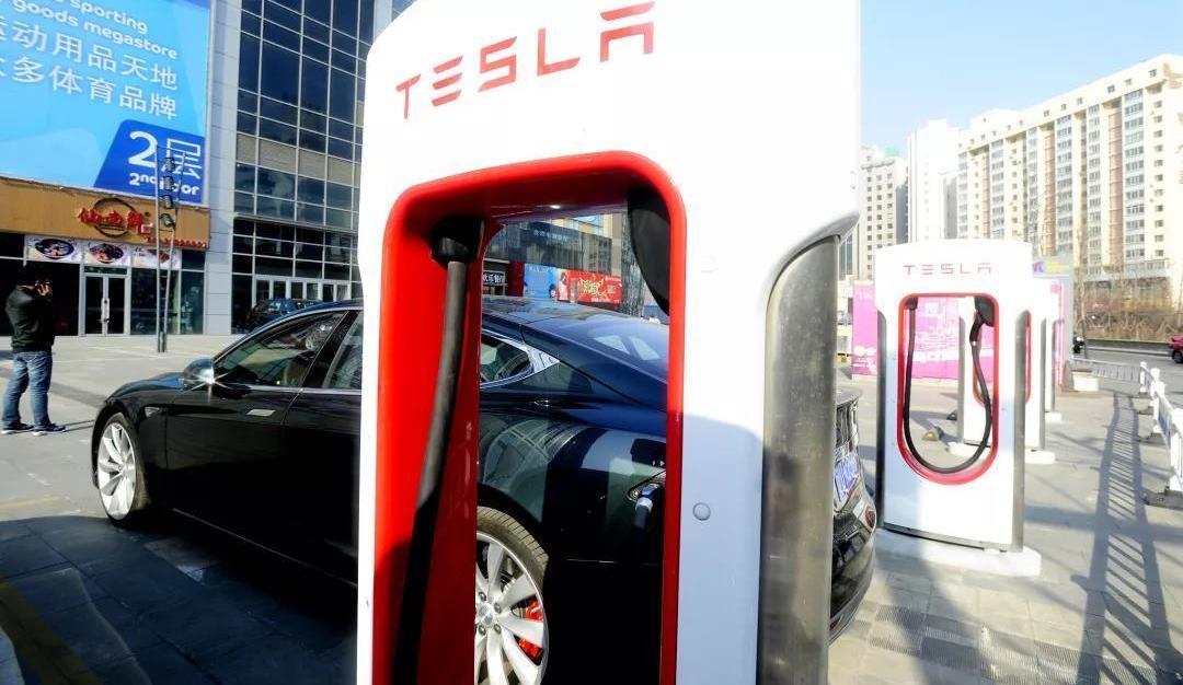 Tesla, Weilai, Model 3, Porsche, Taycan
