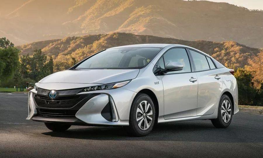Tesla, Model 3, BMW, Toyota, Chevrolet