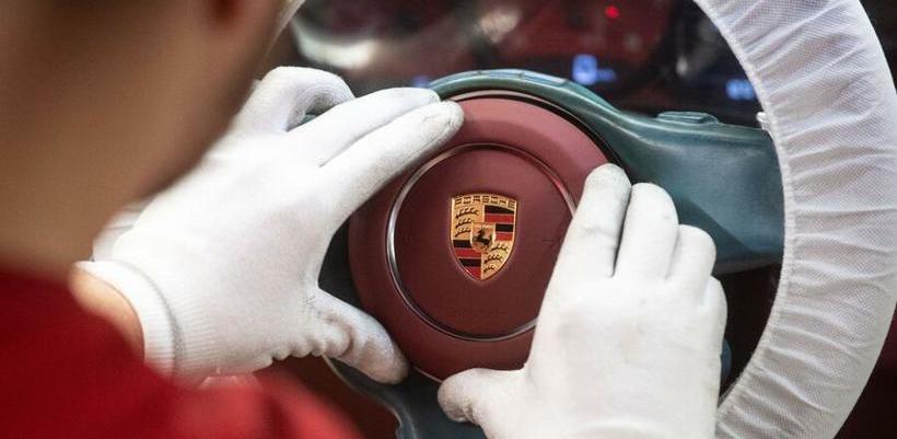 Porsche, Audi, Volkswagen, Mann, Taycan