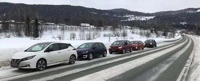 Tesla, Audi, Jaguar, Discovery, Hyundai