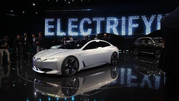 BMW, Audi, Mercedes-Benz, Tesla, BMW 5 Series