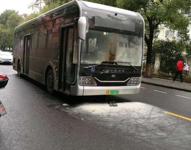 Yutong bus