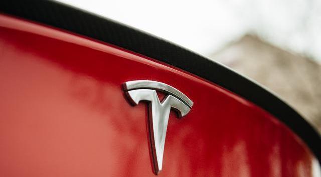 Tesla, Volvo, Volvo XC40, MG, Roewe