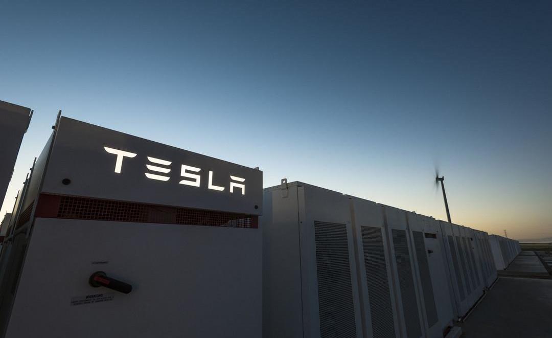 Tesla, Model 3, Weilai, Audi, Mercedes-Benz