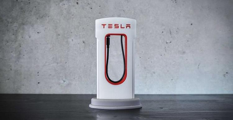 Tesla, Porsche