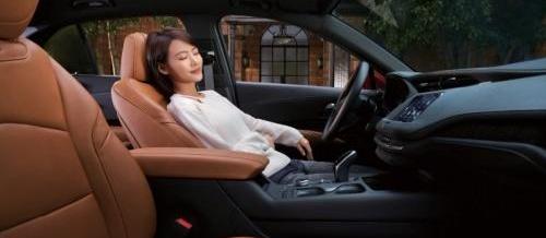 凯迪拉克,凯迪拉克XT4,奥迪,奥迪Q3,宝马