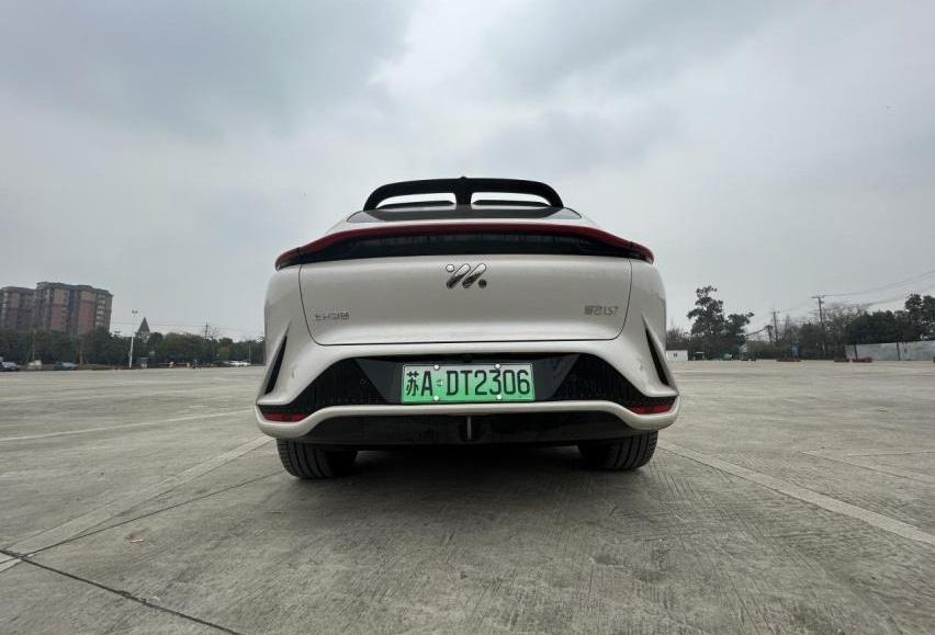 智己LS7,发现,Model X,阿斯顿·马丁DBX,阿斯顿·马丁