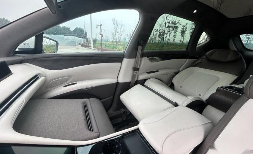 智己LS7,发现,Model X,阿斯顿·马丁DBX,阿斯顿·马丁
