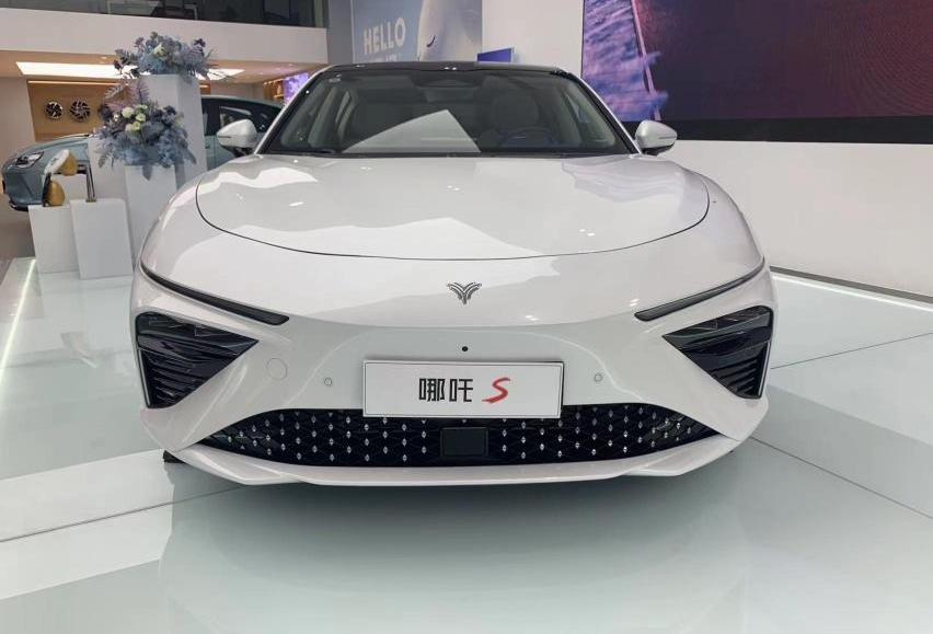 哪吒S,比亚迪,海豹,哪吒汽车