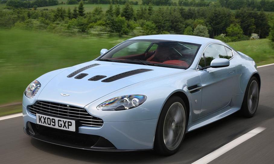 阿斯顿·马丁,V8 Vantage,法拉利