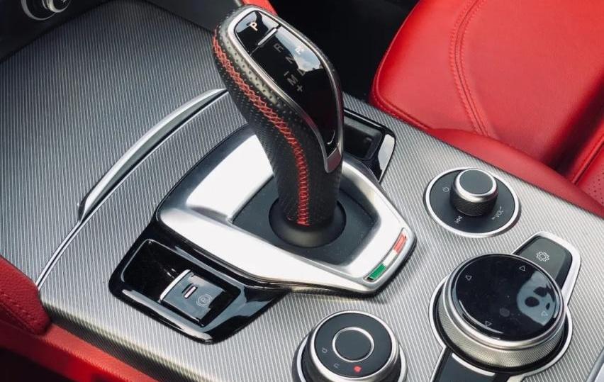 Giulia,宝马,Macan,法拉利,Levante