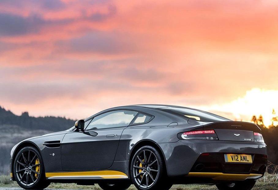 阿斯顿·马丁,V8 Vantage