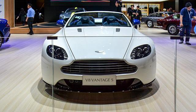 阿斯顿·马丁,V8 Vantage,发现