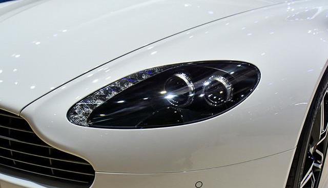 阿斯顿·马丁,V8 Vantage,发现