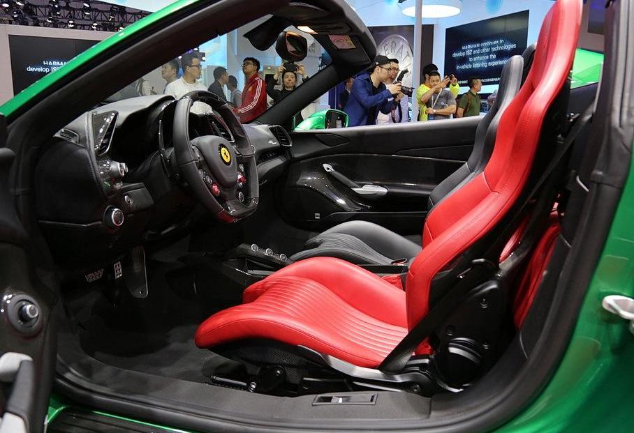 Aventador,兰博基尼,法拉利,阿斯顿·马丁