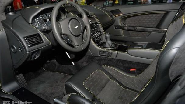阿斯顿·马丁,V8 Vantage