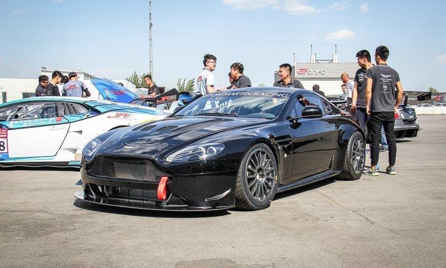 阿斯顿·马丁,V8 Vantage