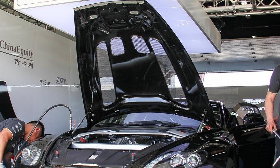 阿斯顿·马丁,V8 Vantage