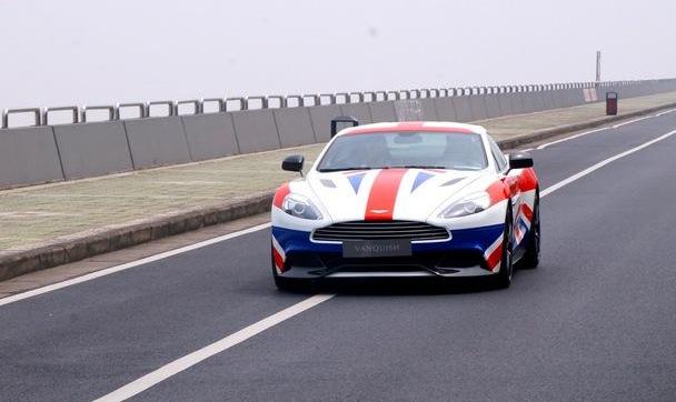 阿斯顿·马丁,V8 Vantage,发现
