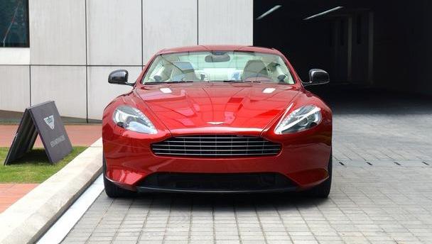 阿斯顿·马丁,V8 Vantage,发现