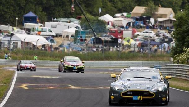 V8 Vantage,宝马