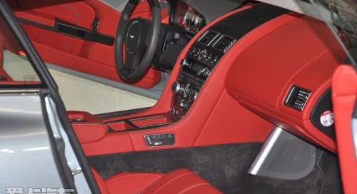 V8 Vantage,世纪,现代