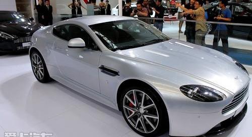 阿斯顿·马丁,V8 Vantage