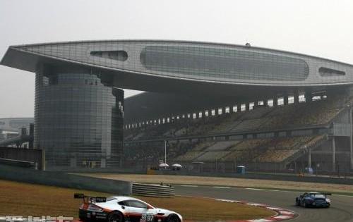 阿斯顿·马丁,保时捷,V8 Vantage,法拉利