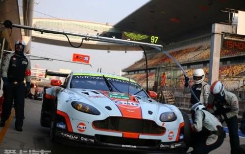 阿斯顿·马丁,保时捷,V8 Vantage,法拉利