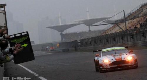 阿斯顿·马丁,保时捷,V8 Vantage,法拉利