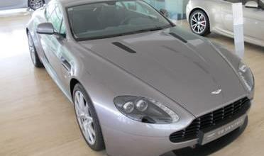 阿斯顿·马丁,V8 Vantage